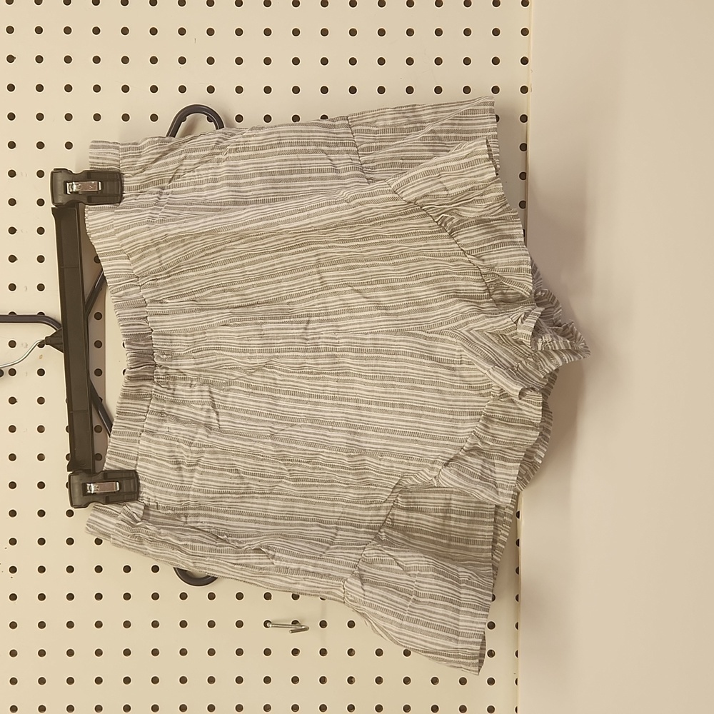 LISTICLE 2 pc shorts set gray stripe ruffle top and shorts.  NWT size large - Picture 6 of 8